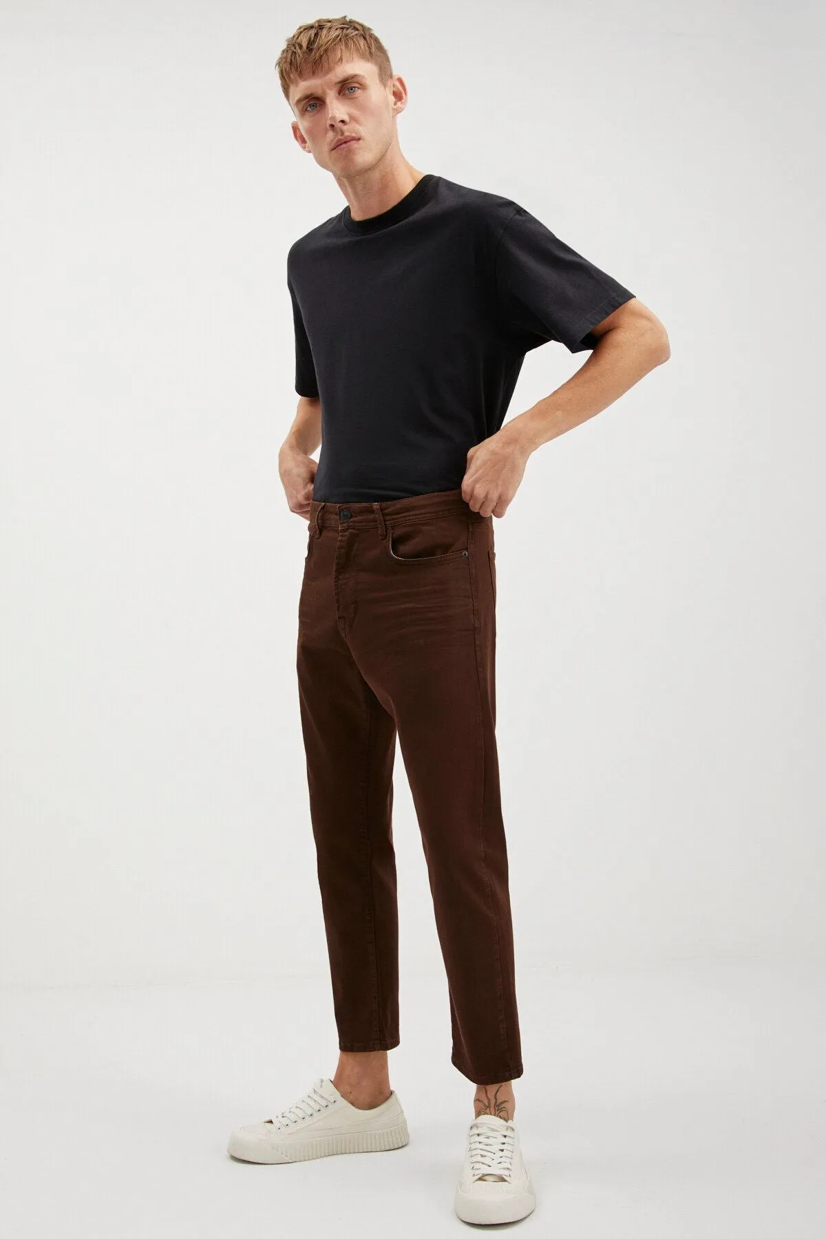 Antoni Men Tapered Fit Pipe Tota Thick textured flexible structure Magic Denim Kot Painful Coffee Jeans