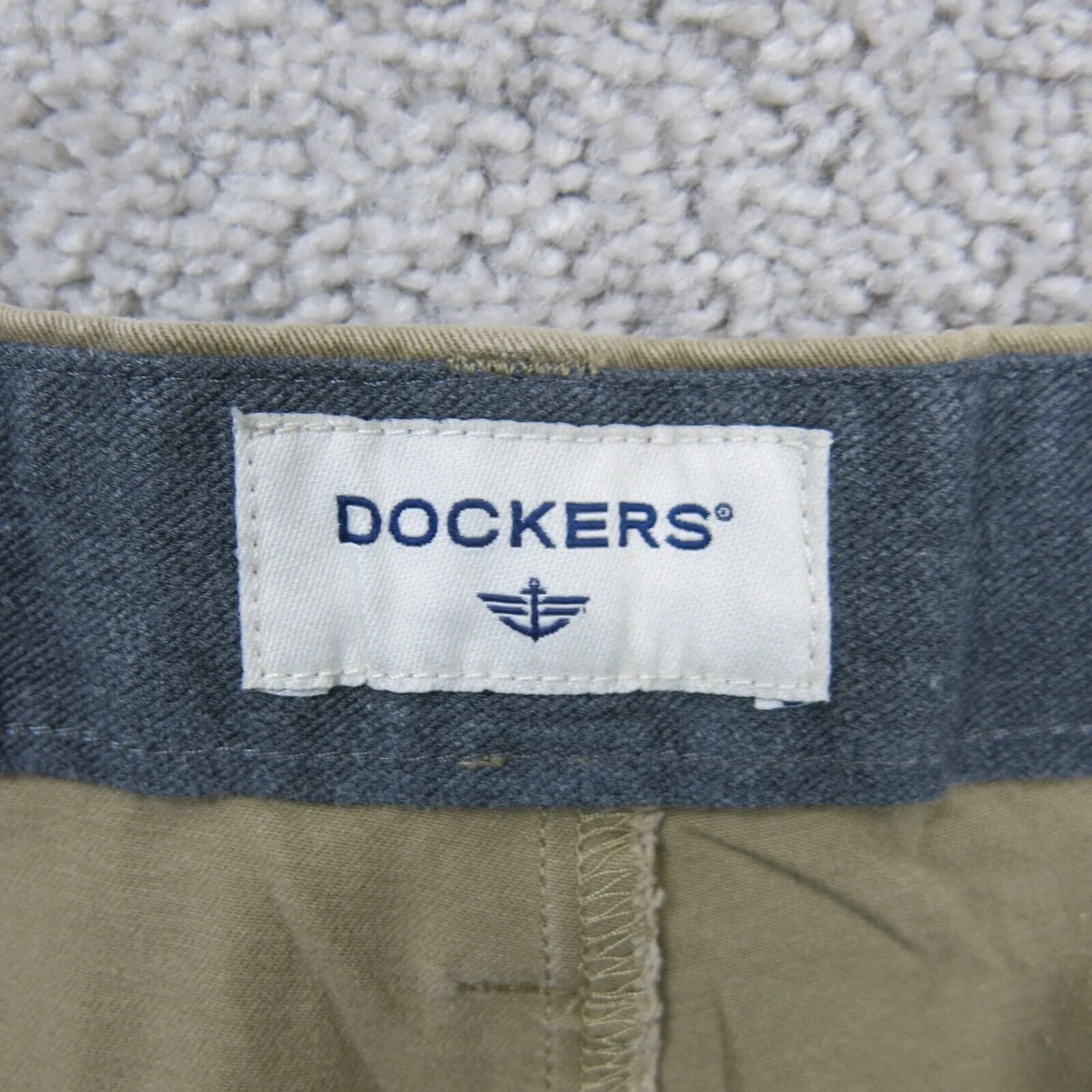 Dockers Mens Chino Pant Wide Leg Mid Rise Slash Pockets Khaki Size W43