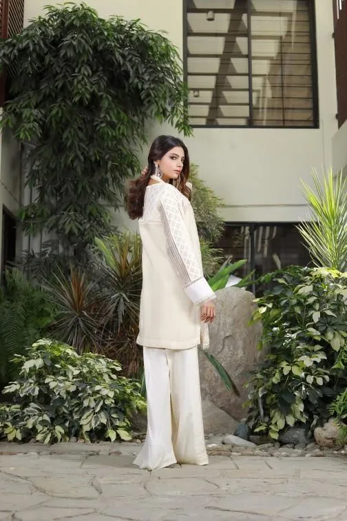 Insia Sohail - Iovry