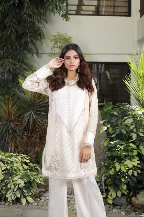 Insia Sohail - Iovry