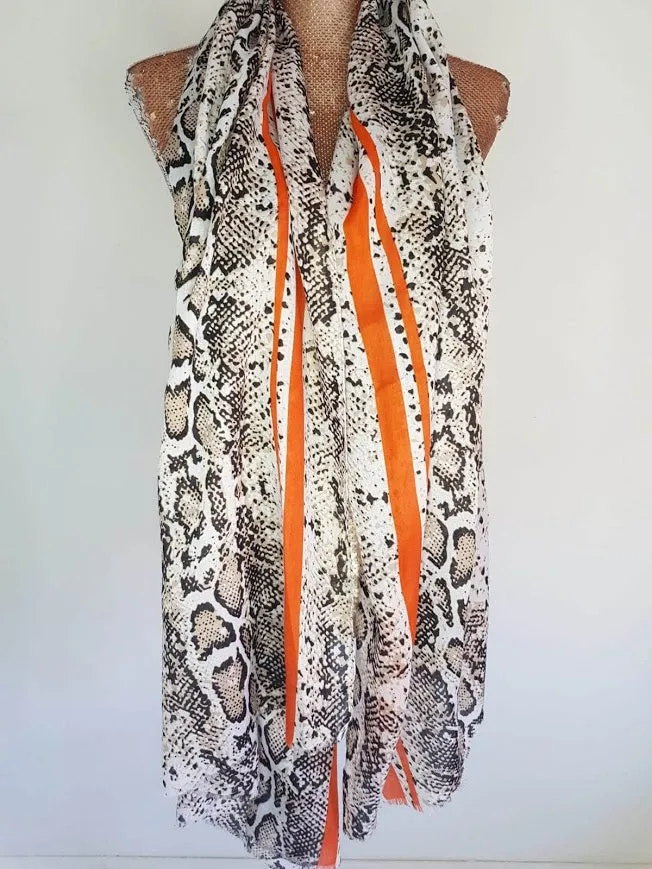 Scarf animal print