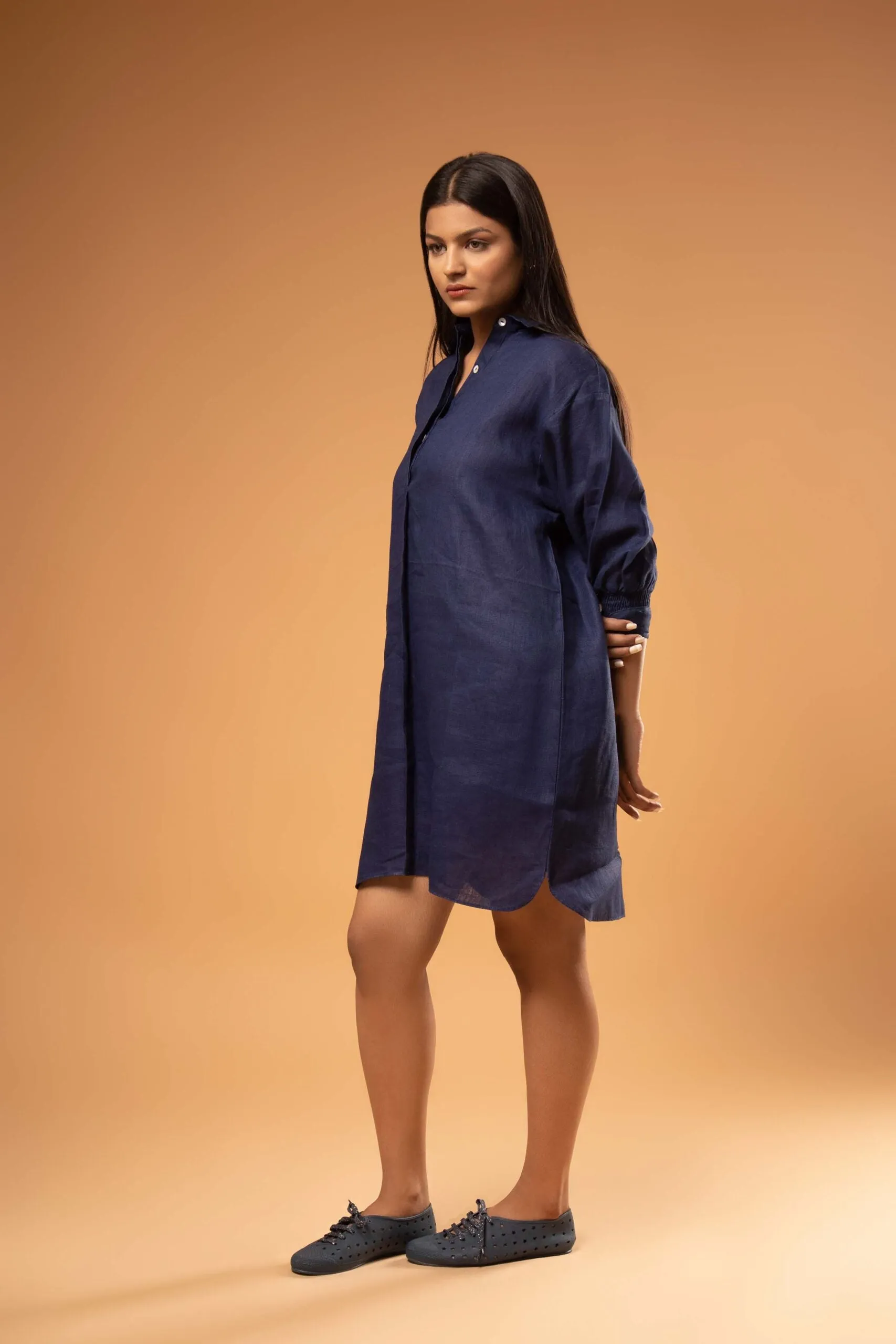 Smoked Cuff Shirt Dress In Navy Blue