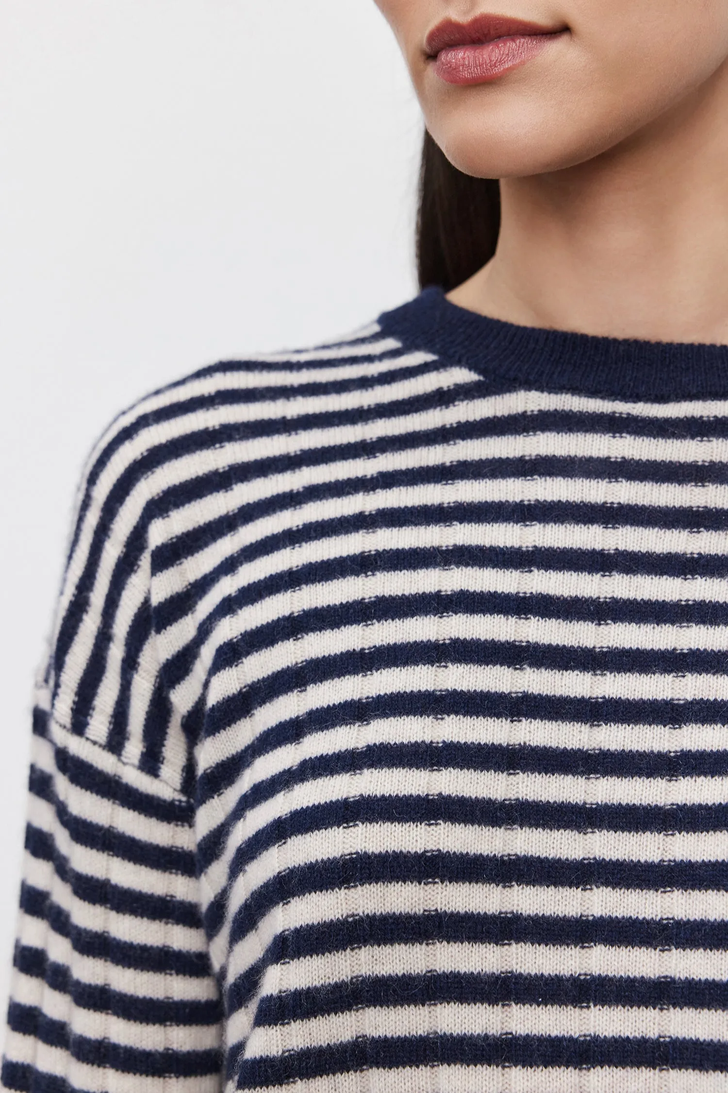 Velvet By Graham & Spencer Monica - Linen/Navy